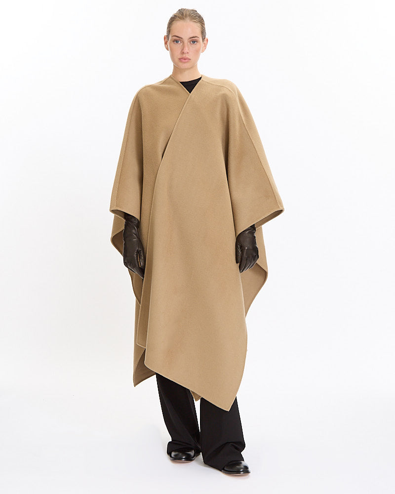La Collection Aspen Poncho in grey