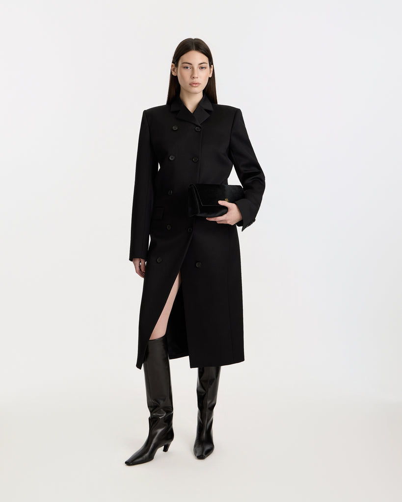 Khaite Rolon Coat in black