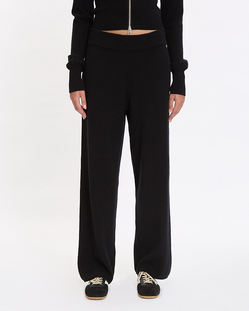 Extreme Cashmere N°387 Strut Short in raven